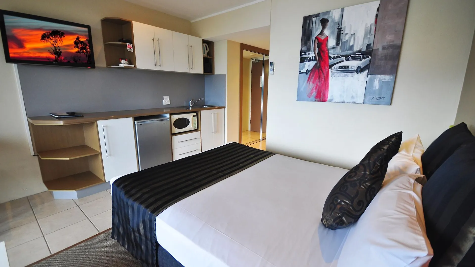Aquarius On The Beach Townsville Apartahotel