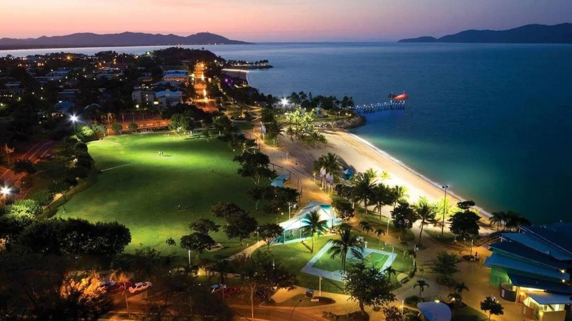 Aquarius On The Beach Aparthotel Townsville