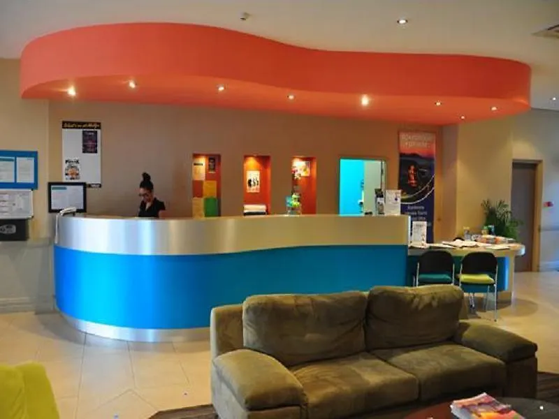 **** Aparthotel Aquarius On The Beach Townsville Australia
