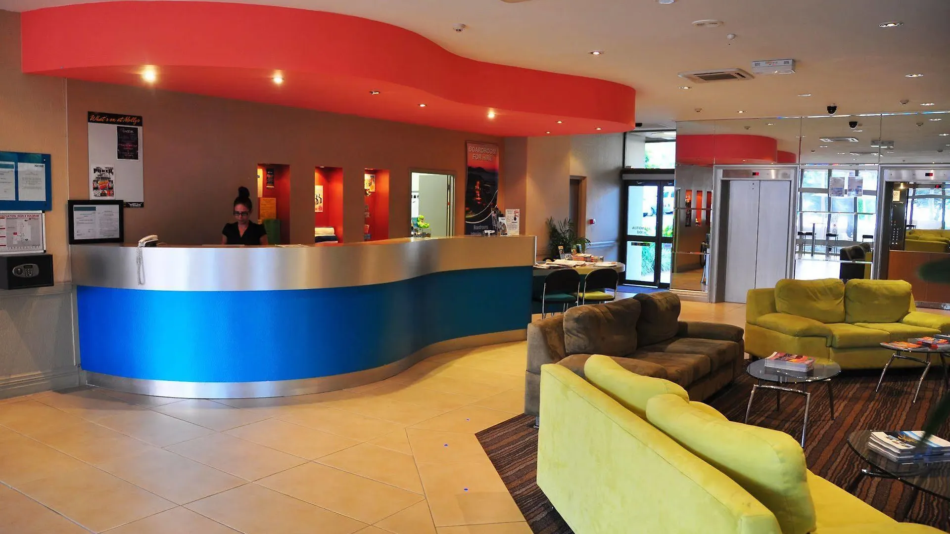 Aquarius On The Beach Townsville Aparthotel